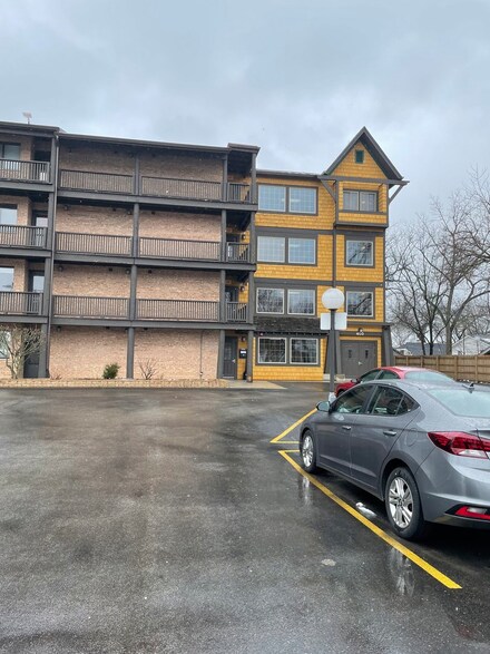 450 N Main St Unit S306A, Wauconda, IL 60084