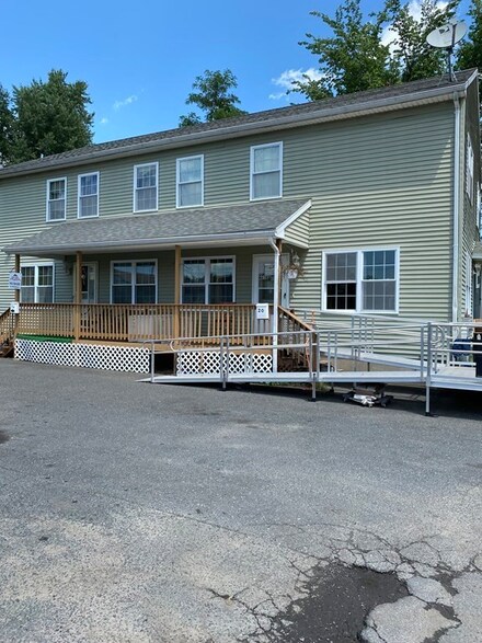 18-20 Searle Place, Springfield, MA 01105