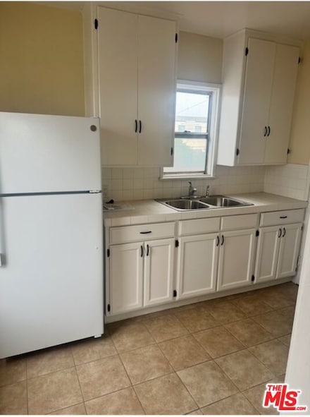 900 W 69th St, Los Angeles, CA 90044