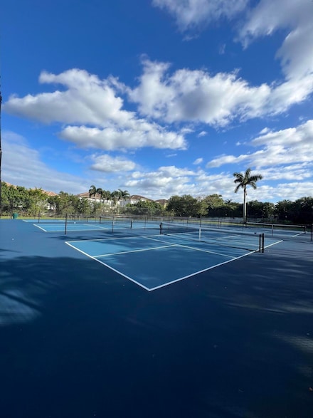 9775 Sun Pointe Dr, Boynton Beach, FL 33437