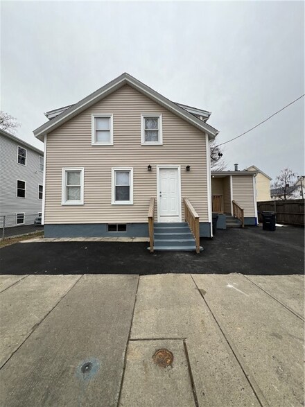 36 Berlin St, Providence, RI 02908