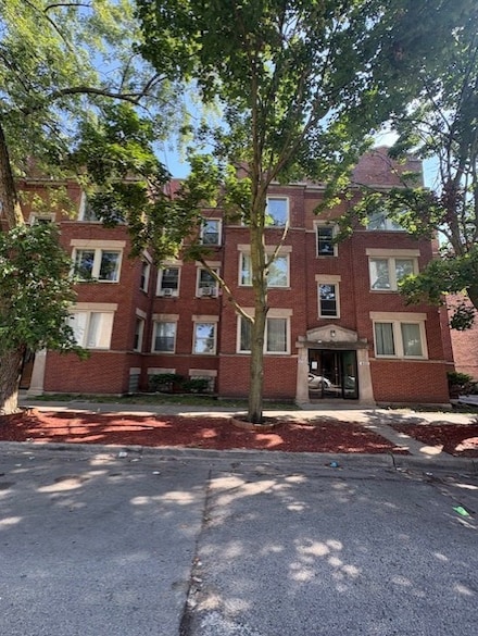 1519 E 68th St Unit 1, Chicago, IL 60637
