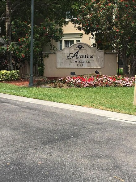 2494 Centergate Dr Unit 106, Miramar, FL 33025
