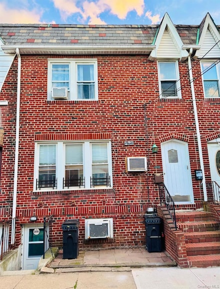 95-12 Woodhaven Ct, Ozone Park, NY 11416