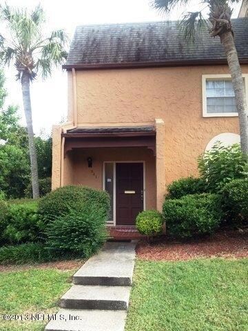 341 Greencastle Dr, Jacksonville, FL 32225