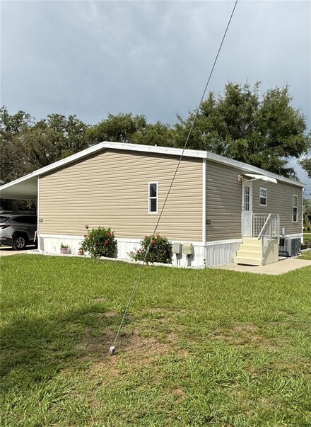 5105 Wood St, Zephyrhills, FL 33542
