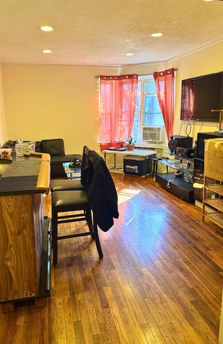 14124 78th Ave Unit 2B, Flushing, NY 11367