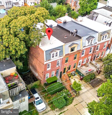 1100 W 8th St, Wilmington, DE 19806