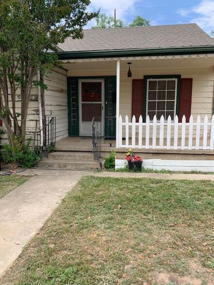 217 S Monroe St, San Angelo, TX 76901