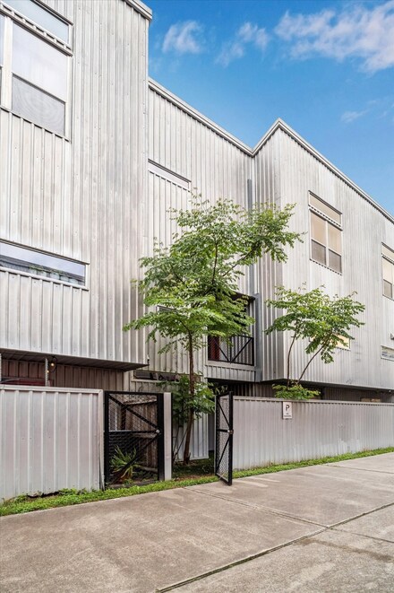 6119 Gehring St, Houston, TX 77021