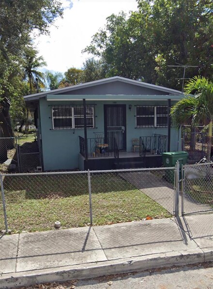 140 NW 51st St, Miami, FL 33127