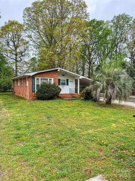6115 Amberly Ln, Charlotte, NC 28213