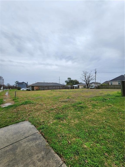 316 Ocelot Dr, Arabi, LA 70032