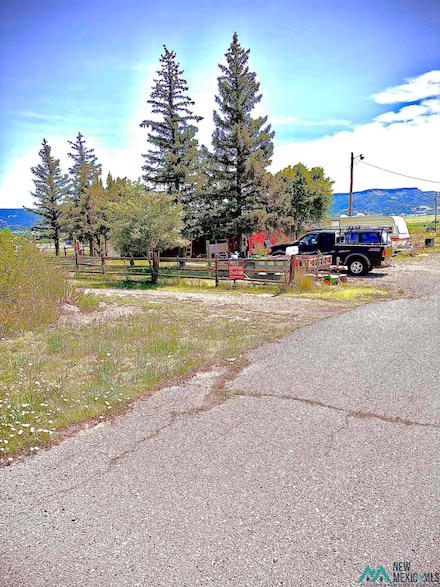 1575 S 2nd St, Raton, NM 87740
