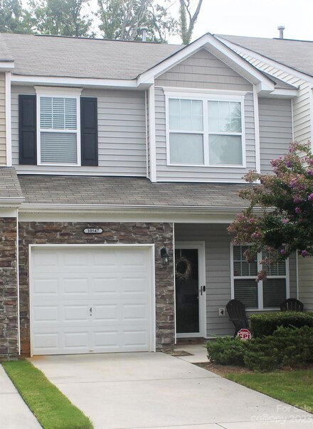 10547 Bunclody Dr, Charlotte, NC 28213