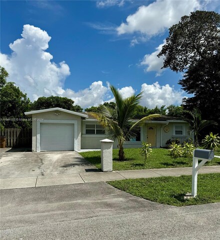 273 NE 40th St, Pompano Beach, FL 33064