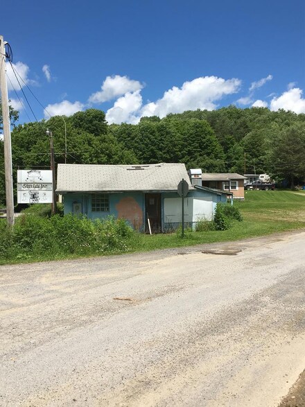 1418 Bark Shanty Rd, Austin, PA 16720