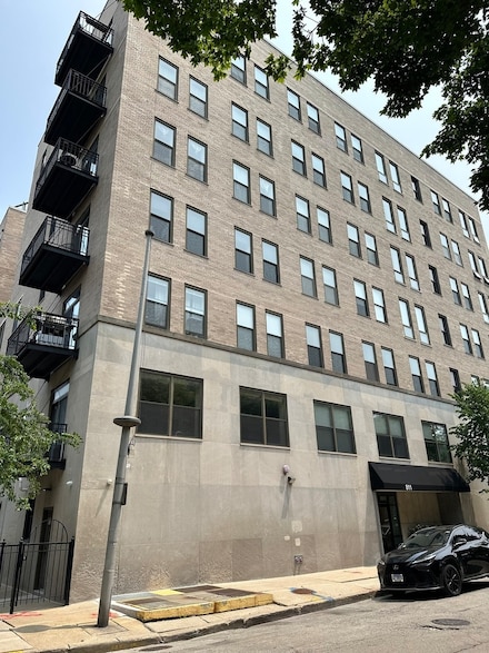 811 S Lytle St Unit 108, Chicago, IL 60607