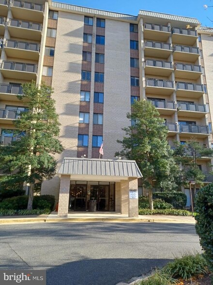 3101 S Manchester St Unit 804, Falls Church, VA 22044