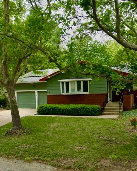 2314 Rosewood Ave, North Newton, KS 67117