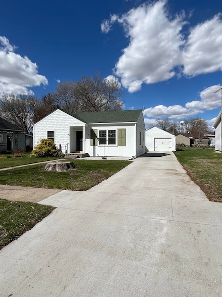 236 O St, Loup City, NE 68853