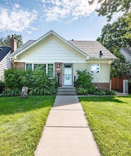 1612 Alameda St, Saint Paul, MN 55117