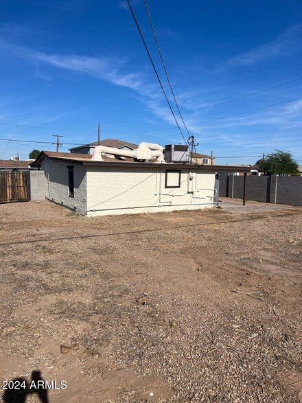 2541 E Illini St, Phoenix, AZ 85040