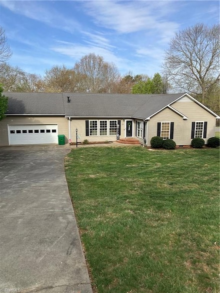 120 King Arthur Dr, King, NC 27021