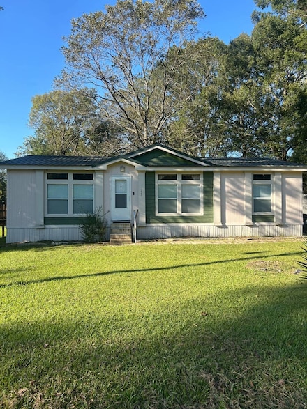 329 Gum St, Stamps, AR 71860