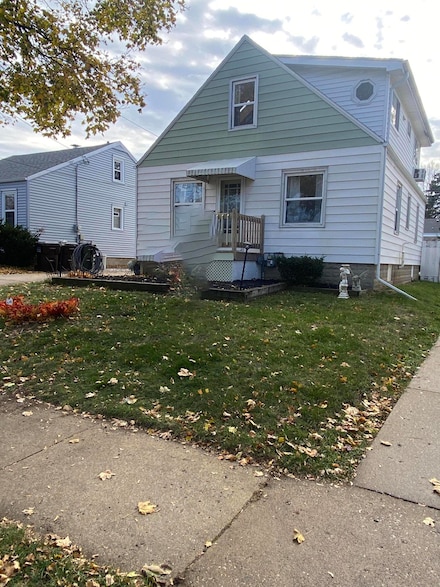 1705 E Eden Place, Saint Francis, WI 53235