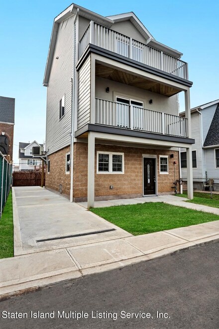 58 Maple Pkwy, Staten Island, NY 10303