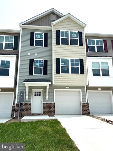90 Moses Dr, Martinsburg, WV 25405