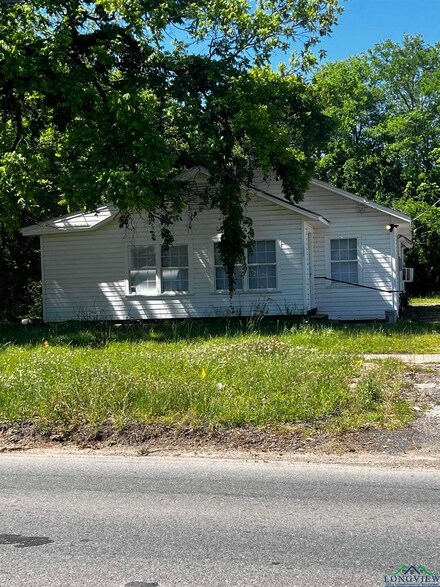 209 E Broadway St, Jefferson, TX 75657