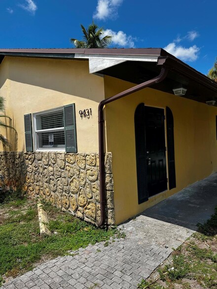 9431 Sun Ct Unit 1, West Palm Beach, FL 33403