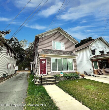 1742 Main St, Blakely, PA 18447