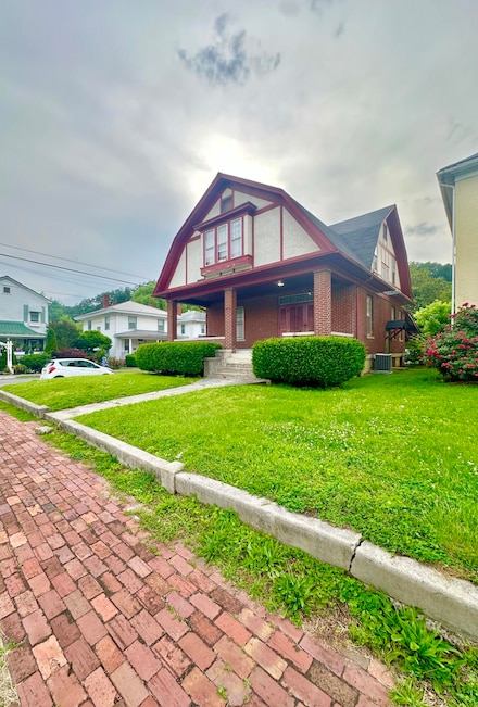 448 W Riverside St, Covington, VA 24426