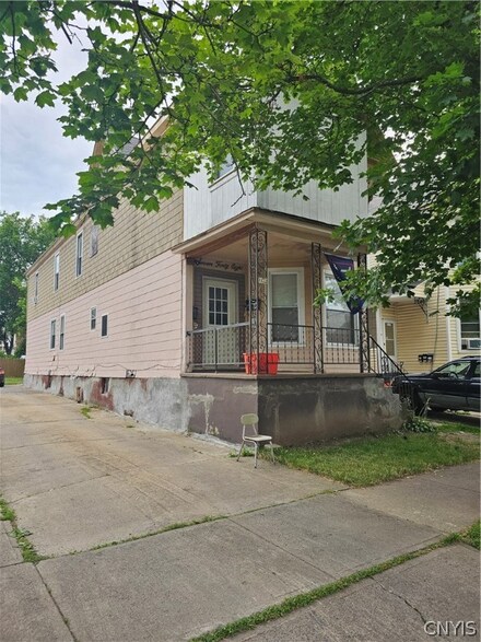 748 Blandina St, Utica, NY 13501