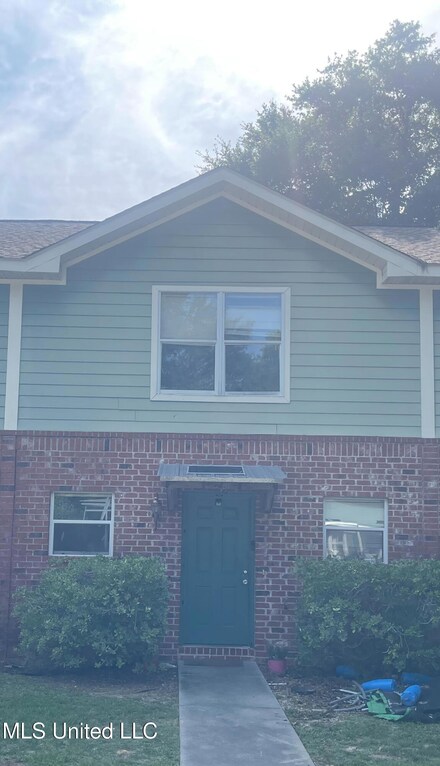 229 Milray Ln, Gulfport, MS 39507