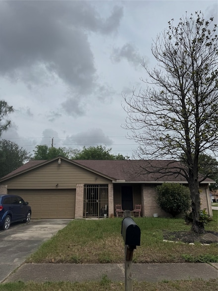 11902 Bremen Dr, Houston, TX 77066