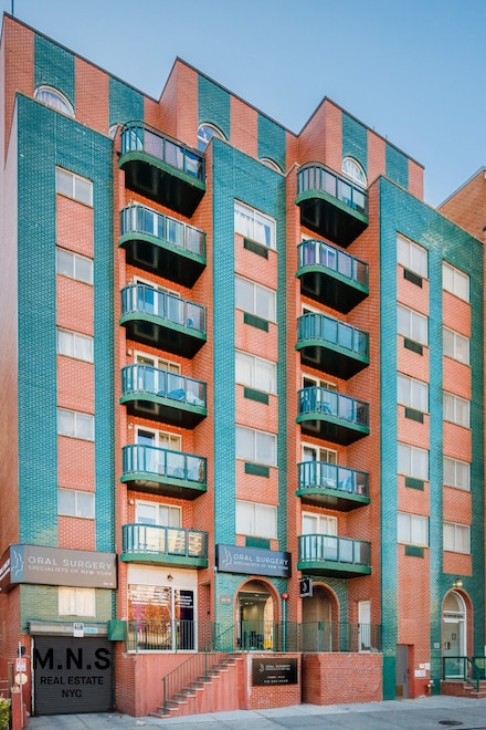 102-10 Queens Blvd Unit 404, Flushing, NY 11375