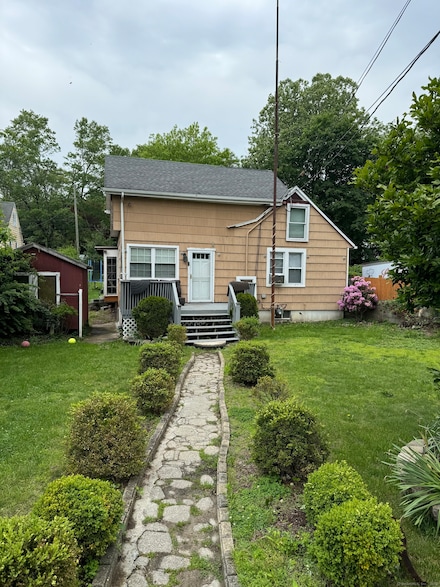 385 Chamberlain Ave, Bridgeport, CT 06606