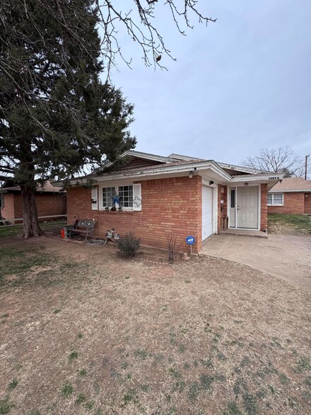 5409 Temple Ave, Lubbock, TX 79412