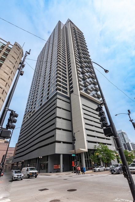 235 W Van Buren St Unit 2113, Chicago, IL 60607