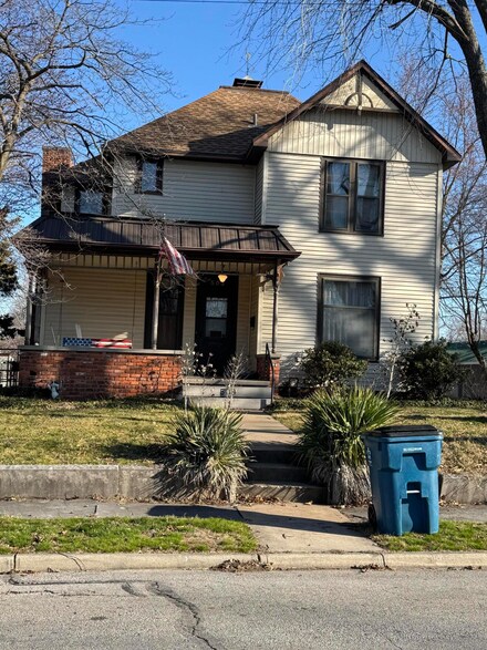 503 Cooper St, Carthage, MO 64836