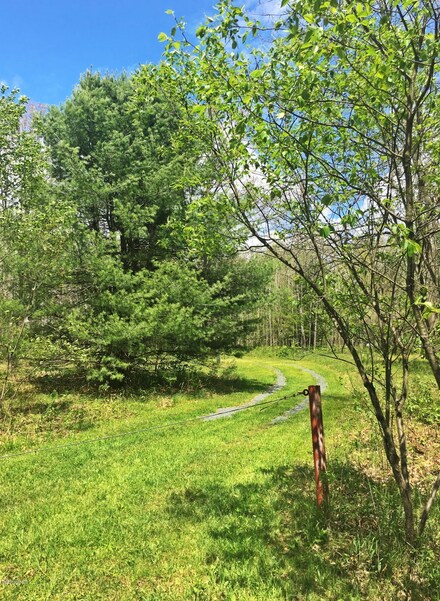 8642 E Kinney Rd, Logan Township, MI 49402