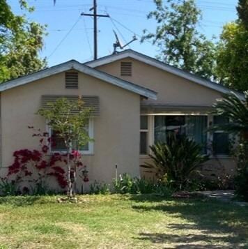 325 S 7th St, Fowler, CA 93625