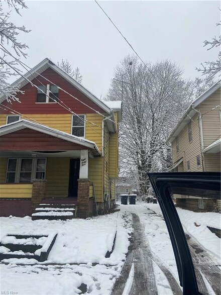 844 Chalker St, Akron, OH 44310