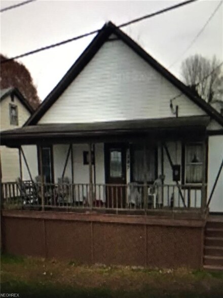 207 6th St, Beverly, OH 45715