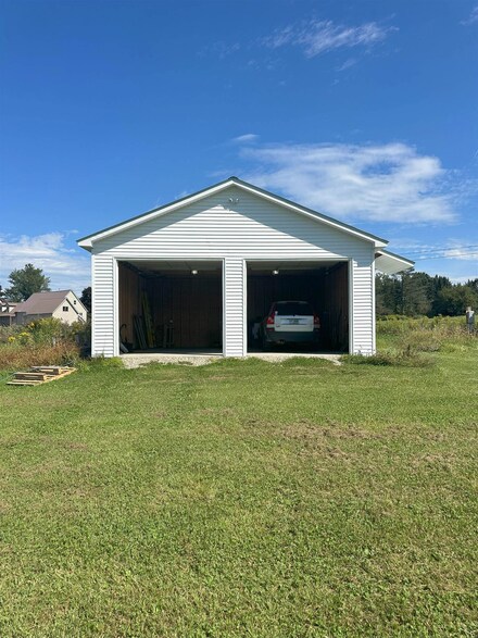 74 Airport Rd, Haverhill, NH 03774