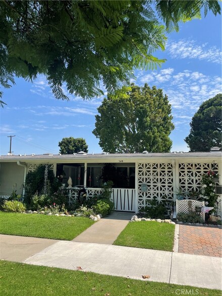1403 Merion Way Unit 54E M2, Seal Beach, CA 90740